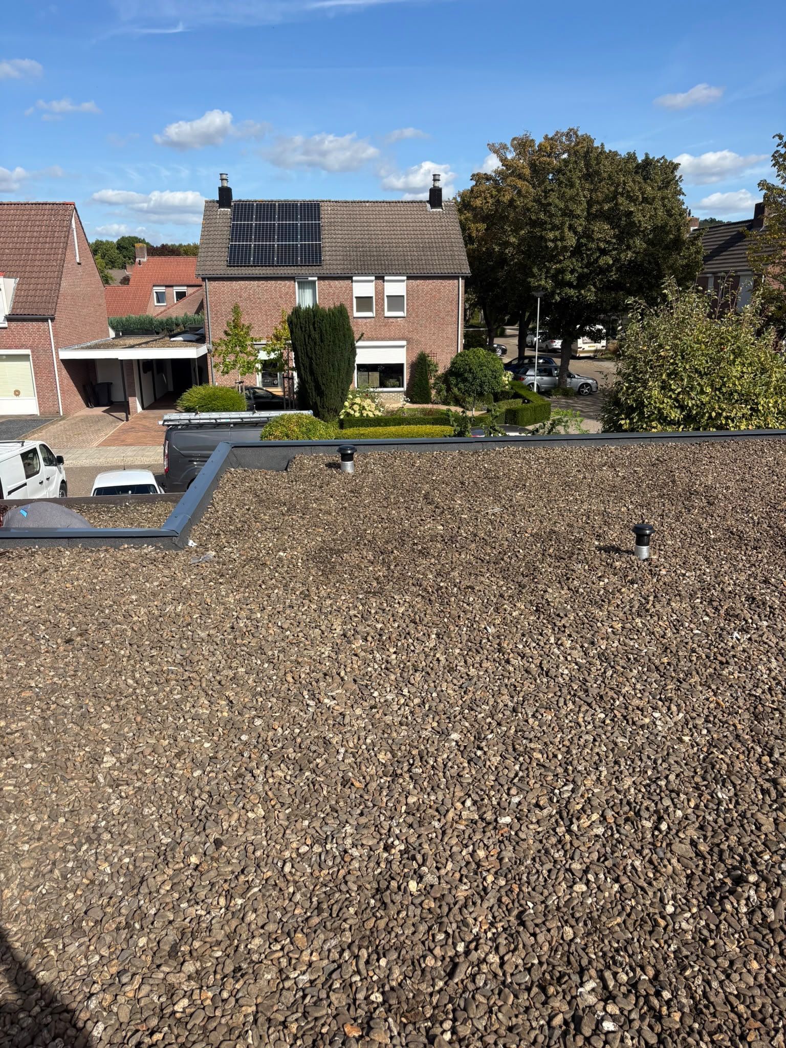 Gerenoveerd plat dak in Munstergeleen, overzicht